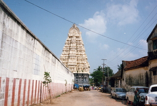 Satish Satish wedding Geeta wedding in Madras, India - top of arch