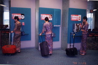 Singapore Air flight attendents