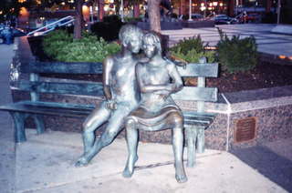 120 3p1. Montreal young lovers statue