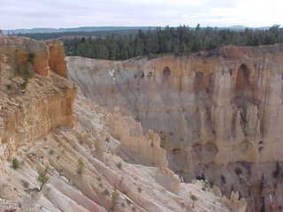 Bryce Canyon, Bryce Point, not quite caves 1
