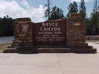 Bryce Canyon park entrance 2