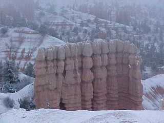 Bryce Canyon row of snowy hoodoos