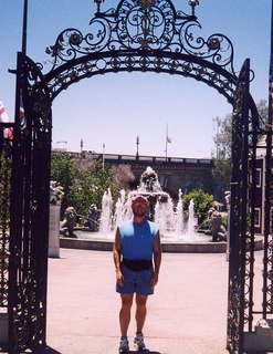 Lake Havasu City, London Bridge gate, Adam zoom