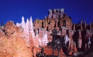 Bryce Canyon, rocks of many colors (zoom)