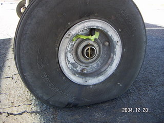 n4372j tire after KNB-DVT flight