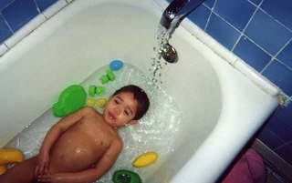 Gaby Montijo in the tub