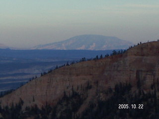 Bryce Canyon -- Bristlecone Loop Trail -- far view up close