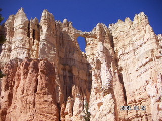 Bryce Canyon -- Peek-a-boo Loop -- high arch