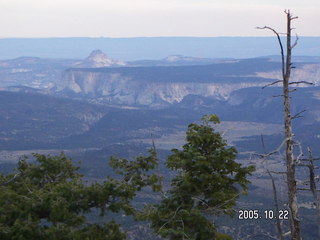 Bryce Canyon -- Bristlecone Loop Trail -- far view up close