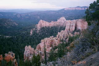 Bryce Canyon -- far view up close