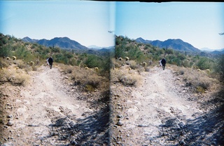 stereo-3D L+R parallel-eye Loreo -- Lost Dog Wash trail