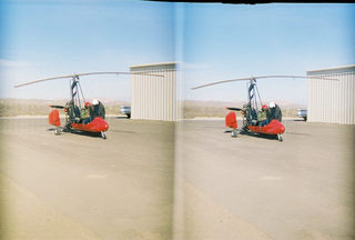 stereo-3D L+R parallel-eye Loreo -- autogyro at San Manuel Airport (E77)