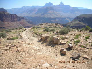 trail to Plateau Point