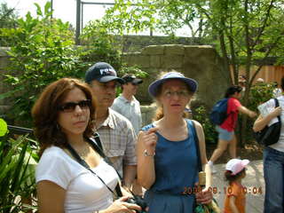 318 5xa. Philadelphia Zoo -- Jennifer, Betsy