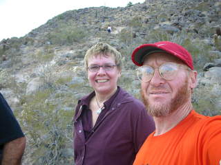 424 5zu. Camelback hike -- Heike, Adam