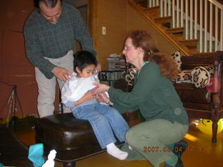 2004-Gaby in Papi's chair