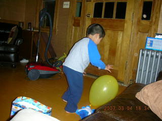 Gaby's fourth birthday - Gaby -- balloons