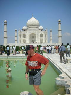 Taj Mahal pool, main building - Adam