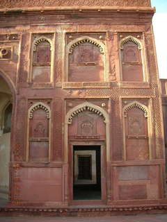 232 69e. Agra Fort