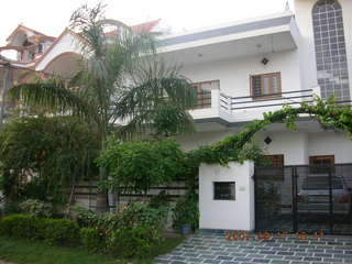 morning run, Gurgaon, India - nice house