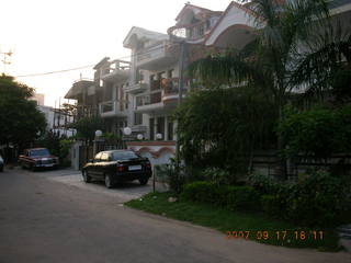 morning run, Gurgaon, India - nice houses