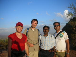 667 6ag. Camelback hike - Adam, Bernhard, Benoy, Ashish