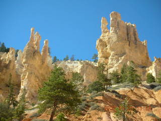 Bryce Canyon - Peek-a-boo loop - hole in rock