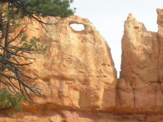 Bryce Canyon - Navajo loop - Two Bridges - Dee (small)