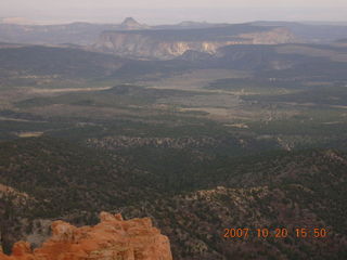 Bryce Canyon - Queen's Garden trail - Adam sitting in missing small arch