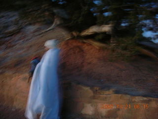 Bryce Canyon - cold Italian lady in a white blanket
