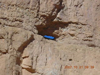 Bryce Canyon - Fairyland trail - hole in rock