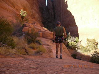 679 6be. Arches National Park - Devils Garden hike - Adam