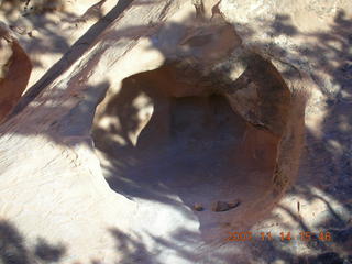 Arches National Park - Devils Garden hike - hole in rock