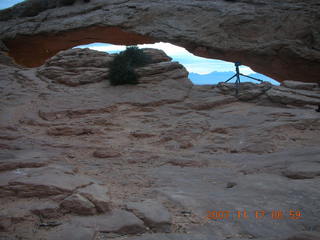 13 6bh. Canyonlands National Park - Mesa Arch dawn