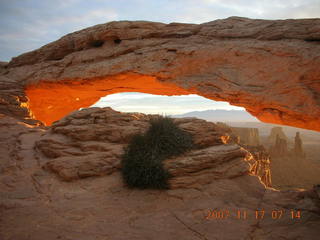 34 6bh. Canyonlands National Park - Mesa Arch dawn