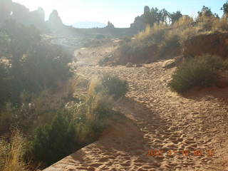 72 6bj. Arches National Park - double arch trail