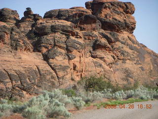 Snow Canyon - Lava Flow trail - cave