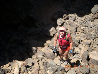 114 6gt. Snow Canyon - Lava Flow cave - Adam