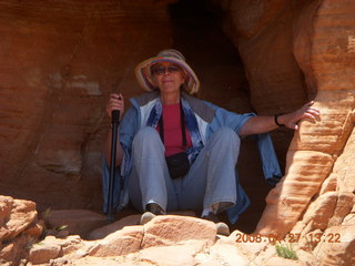 Snow Canyon - Lava Flow overlook - Linda