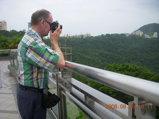 eclipse - Hong Kong - Victoria Peak - Brian taking a picture