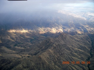 37 6n5. aerial - Washington, Idaho, Oregon flight - Snake River canyon - Hells Canyon