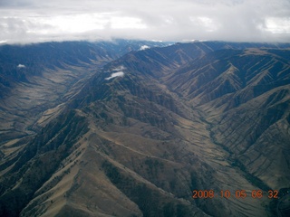 50 6n5. aerial - Washington, Idaho, Oregon flight - Snake River canyon - Hells Canyon