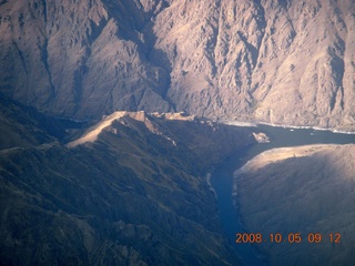 97 6n5. aerial - Washington, Idaho, Oregon flight - Snake River canyon