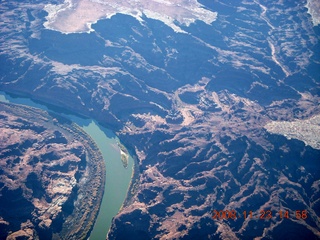 220 6pp. aerial - Canyonlands - Colorado River (looking for picnic tables)