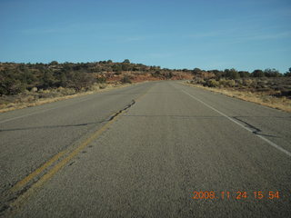 305 6pq. road to Canyonlands