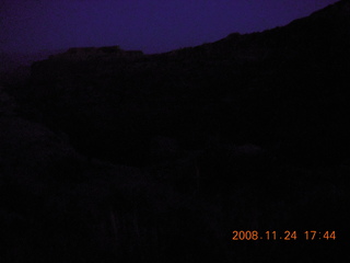 390 6pq. Canyonlands Grandview at sunset