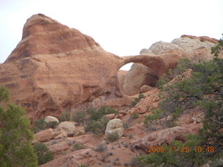 110 6pr. Arches National Park - Devils Garden - Dark Angel trail - Double-O Arch