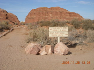 176 6pr. Arches National Park - Devils Garden trail sign