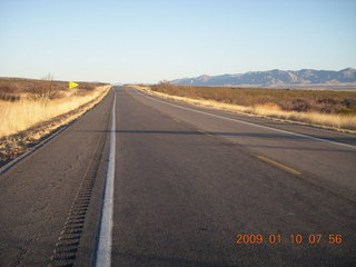 6 6ra. Tombstone run - road with moutains