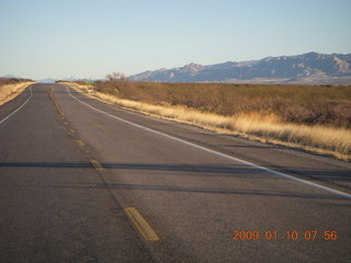 8 6ra. Tombstone run - road with mountains